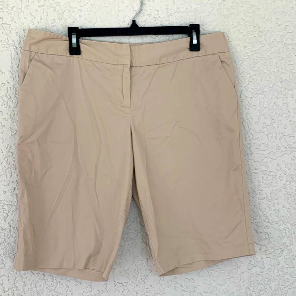 Guess Jeans khaki shorts size 34